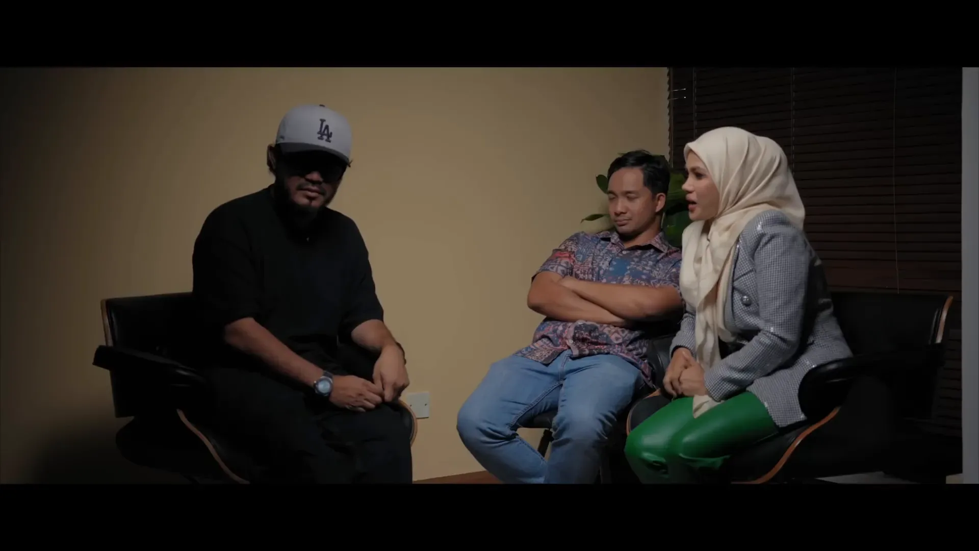 Kisah Pahit Manis Zarina Zainuddin Zarina bersama anaknya Azal berbagi cerita kehidupan