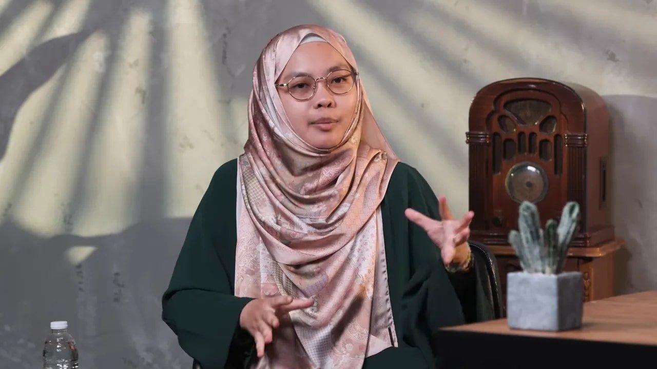 0feca852 4937 4617 a904 c08abcdd5fcd The Weekly Deen Show Eps 4 - Adakah Penyembuhan Cara New Age Itu Syirik? Bersama Ustazah Nur Hidayah Azman & Dr. Shariffa Syahidah