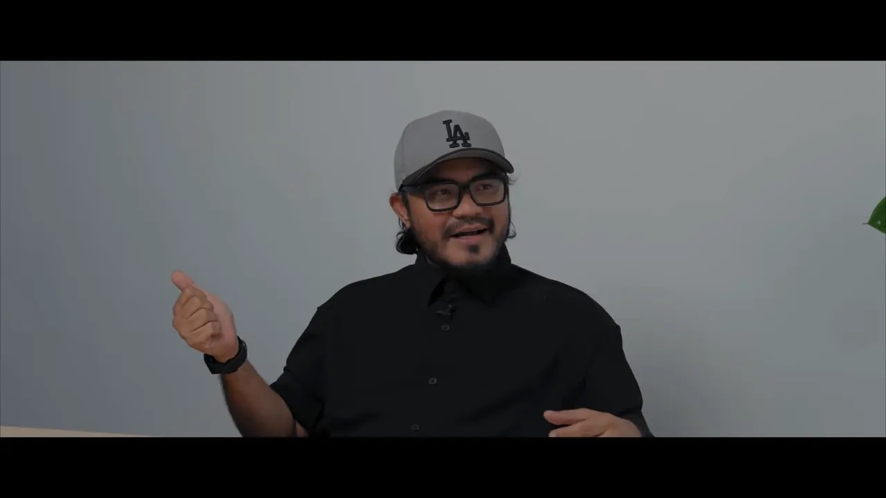 390906b3 368e 476c b1cf 7446c7c5dd87 Temubual bersama Min Luna, Pengarah Kreatif dan Bekas Stylist Fesyen — “Cabaran Krisis Karakter Lepas Berhijab”