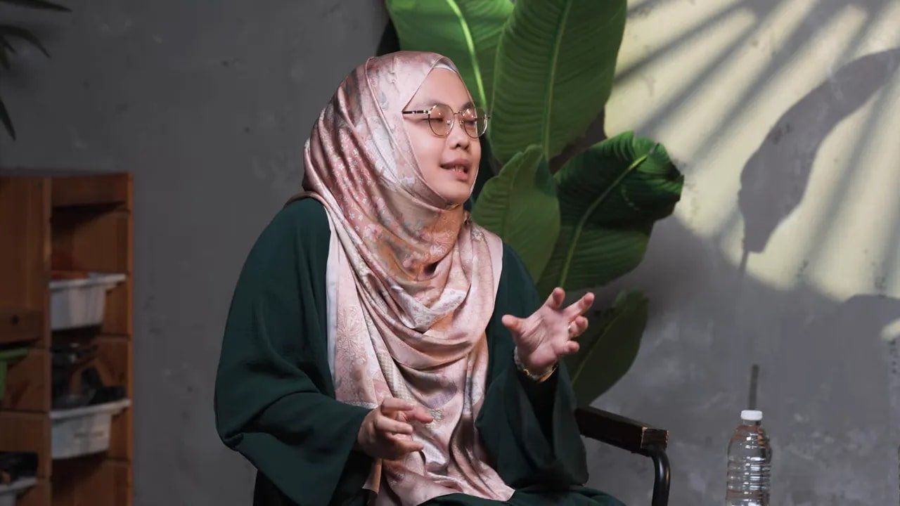 Aaza membahas pentingnya hati ('morsel of flesh') dalam Islam