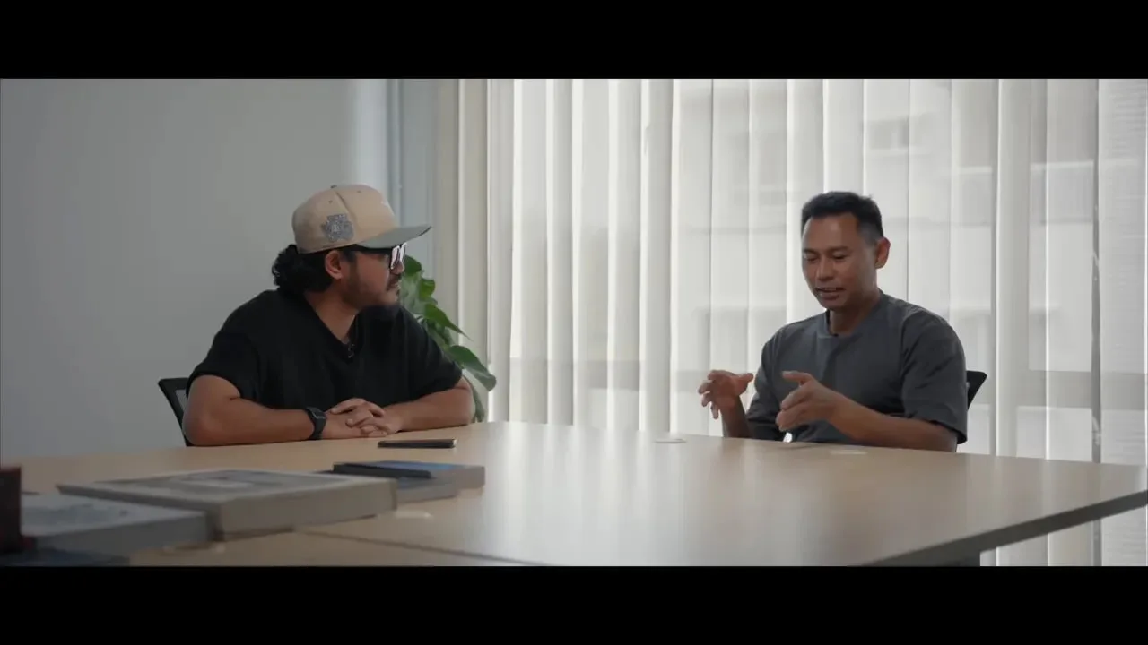 “Cycling Di China, Dirompak Di China, Diselamatkan Askar China” OurNextGuest : Zahariz Buku belajar Mandarin yang saya beli sebelum bermula