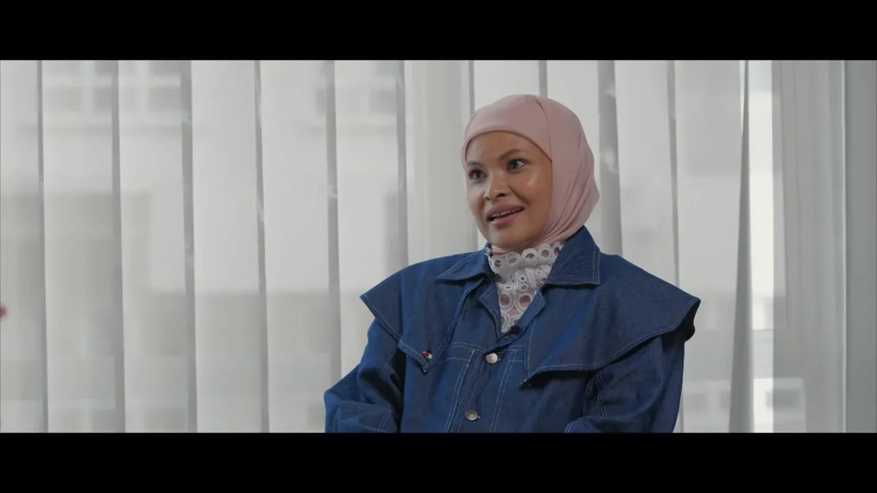 e726fff3 f853 4a0c bb13 a40dd6e566eb Temubual bersama Min Luna, Pengarah Kreatif dan Bekas Stylist Fesyen — “Cabaran Krisis Karakter Lepas Berhijab”