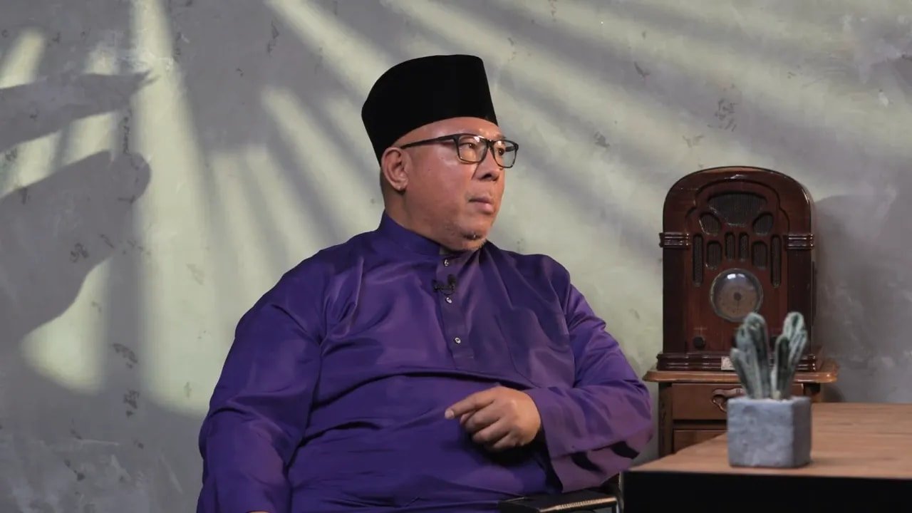 faf09b13 95a6 48f3 8dee 4d578dca1e75 The Weekly Deen Show Eps 1 -Perkahwinan Syariah vs Perkahwinan Sivil di Singapura: Apa yang Setiap Muslim Perlu Tahu