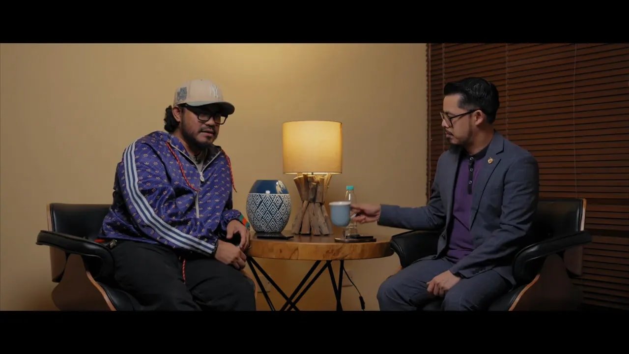 Perbincangan tentang artis bertudung: jangan menghukum, doakan